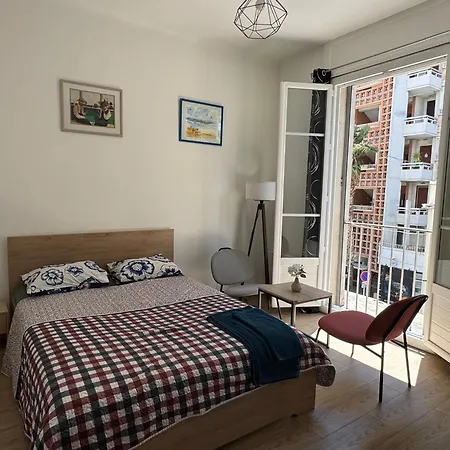 Apartment Charming In Toulon
